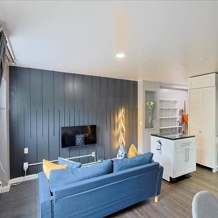 Lux Apt Beacon Exterior photo