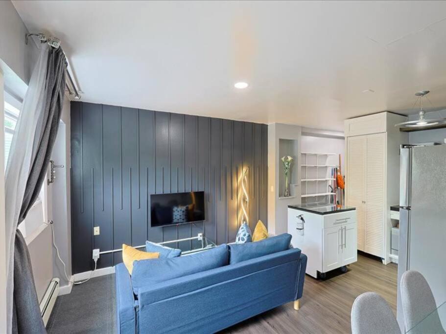Lux Apt Beacon Exterior photo